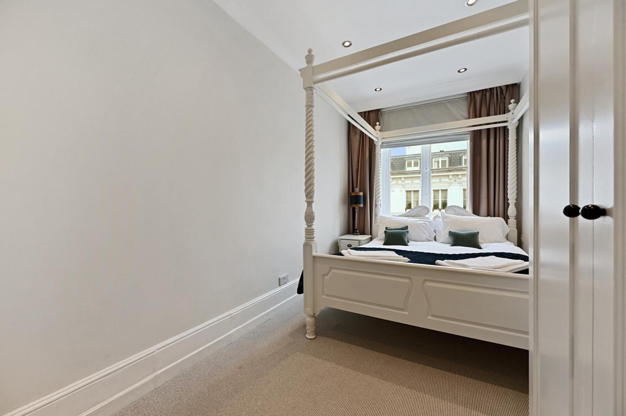 Beautiful 2 King Size Beds 2 Bath- Sleeps 5 In Earls Court Lejlighed London Eksteriør billede