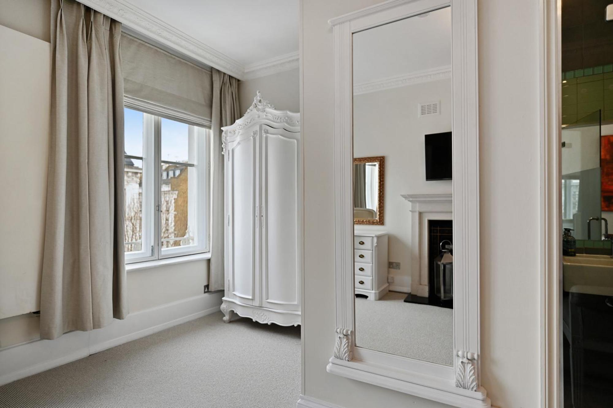 Beautiful 2 King Size Beds 2 Bath- Sleeps 5 In Earls Court Lejlighed London Eksteriør billede