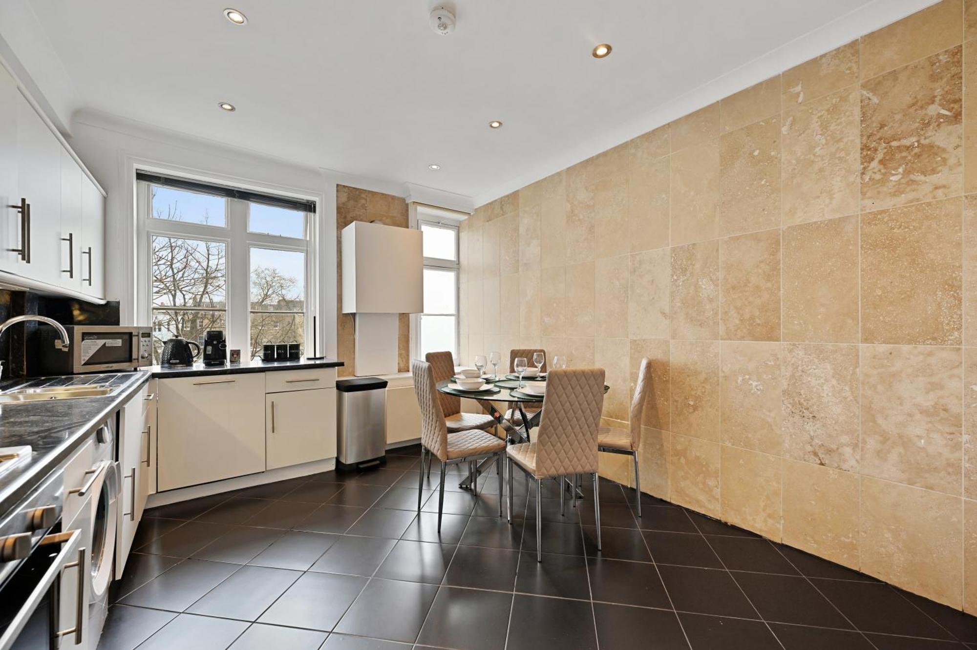 Beautiful 2 King Size Beds 2 Bath- Sleeps 5 In Earls Court Lejlighed London Eksteriør billede