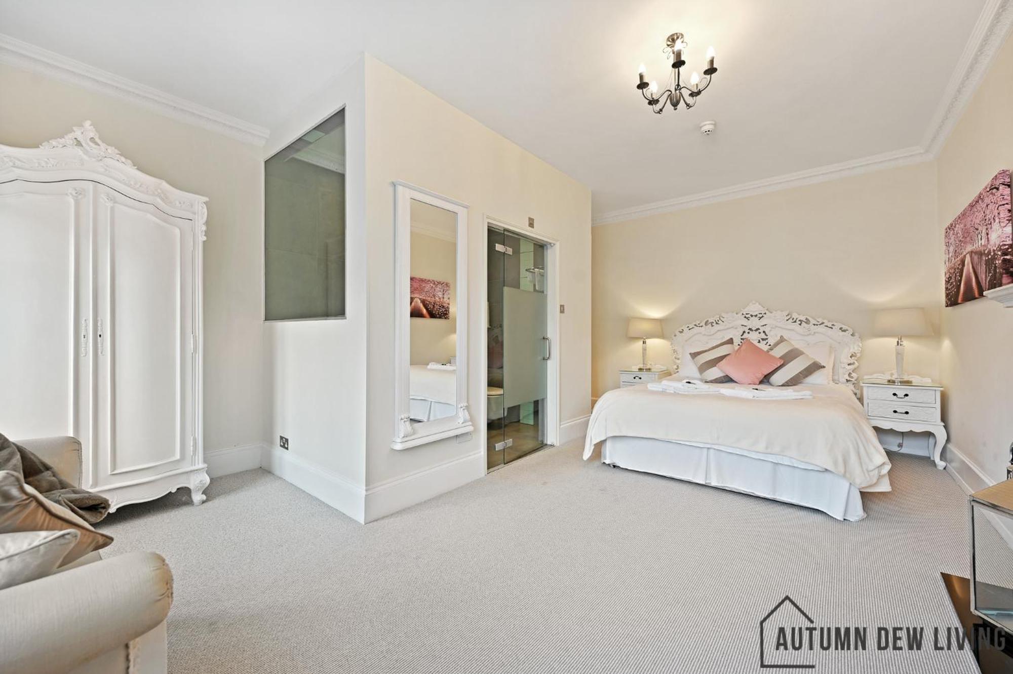 Beautiful 2 King Size Beds 2 Bath- Sleeps 5 In Earls Court Lejlighed London Eksteriør billede