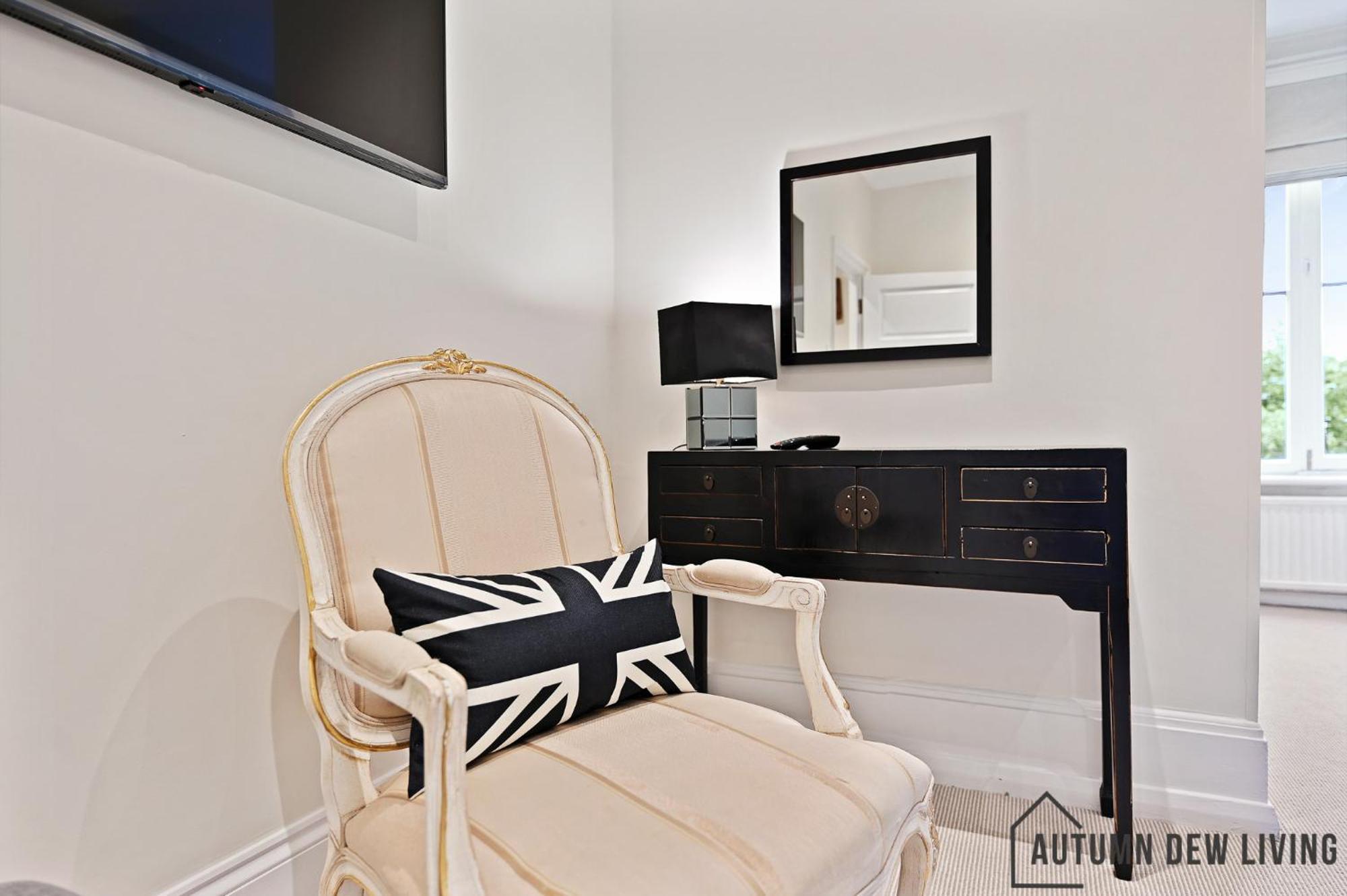 Beautiful 2 King Size Beds 2 Bath- Sleeps 5 In Earls Court Lejlighed London Eksteriør billede